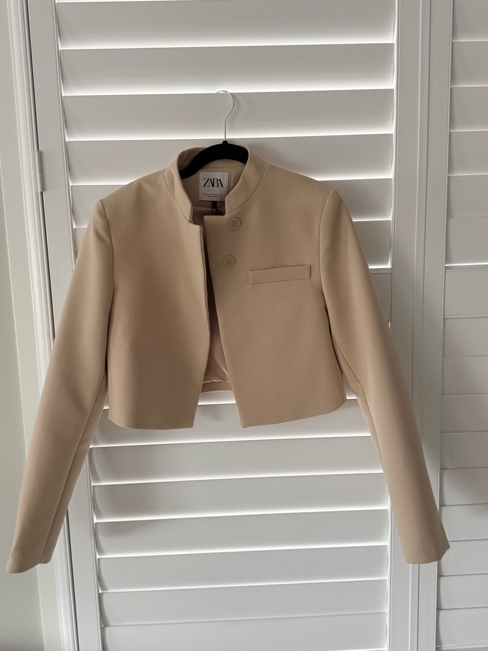 Zara Women's Cream Cropped Collarless Jacket